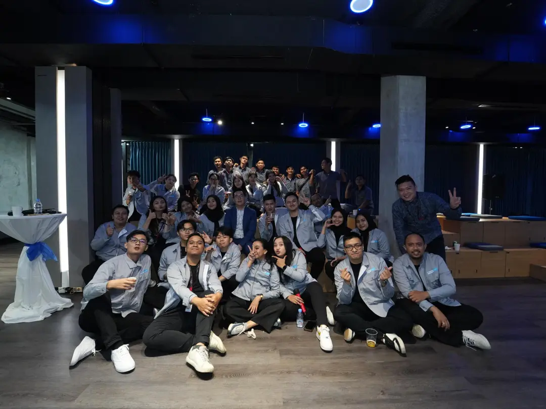 Foto bersama Staff Sthira Nusantara 1
