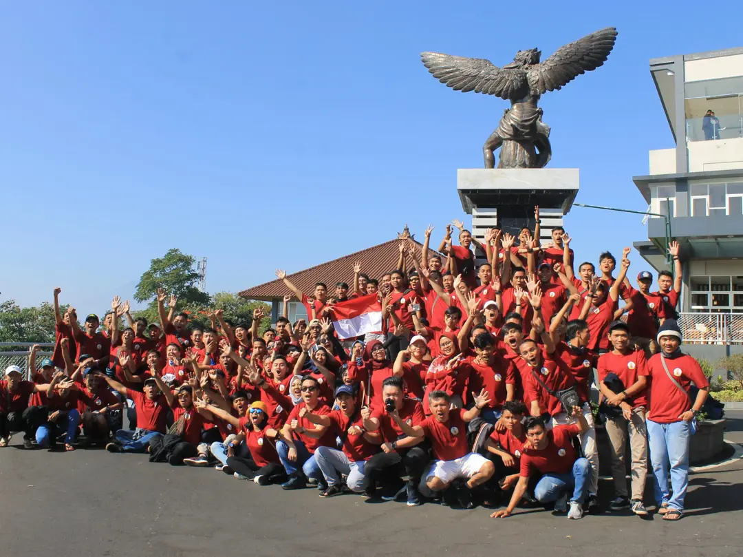 Foto bersama Staff Sthira Nusantara 2
