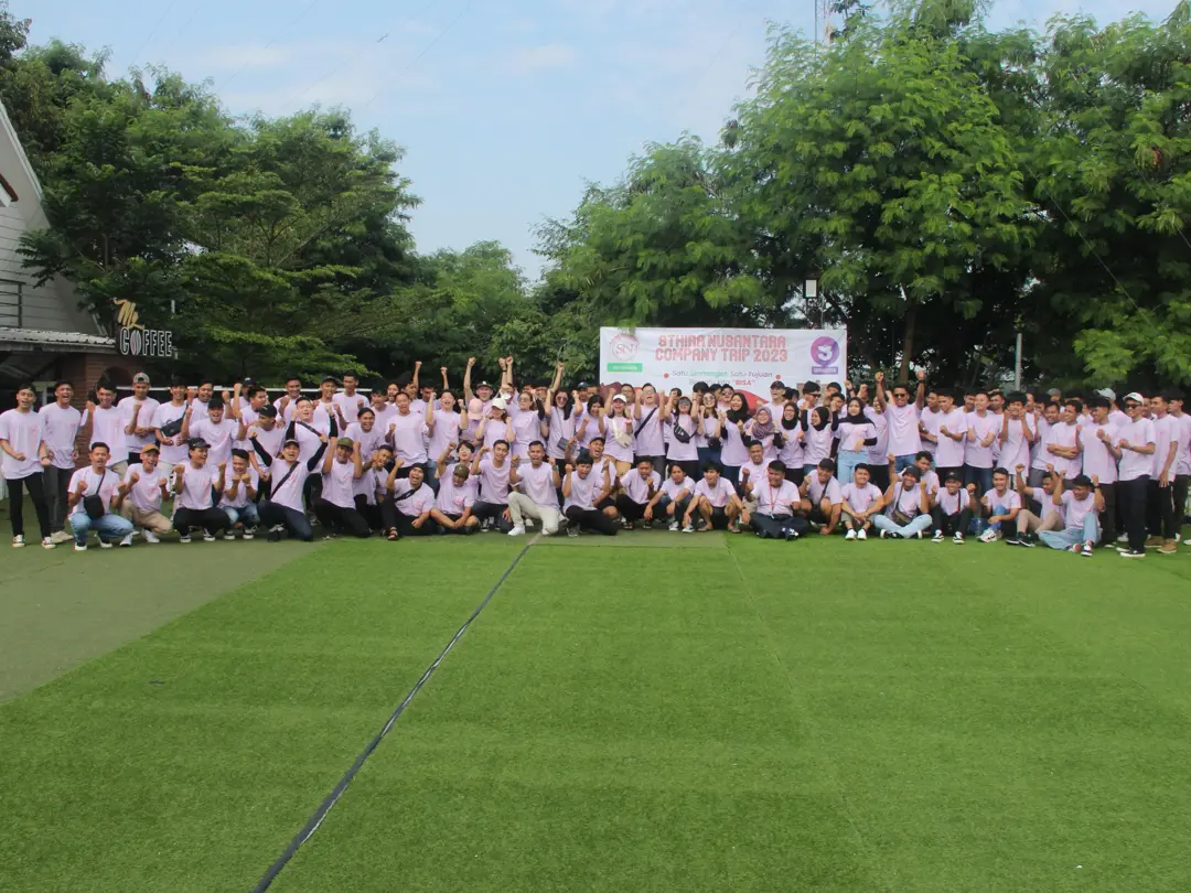 Foto bersama Staff Sthira Nusantara 3
