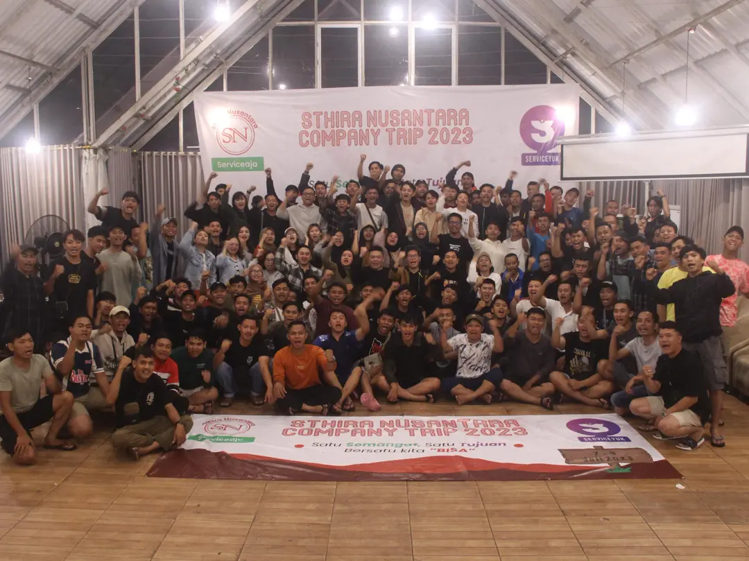 Foto bersama Staff Sthira Nusantara 5